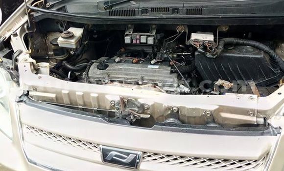 Nunua Ilio tumika Toyota Noah Beige Gari ndani ya Nairobi nchini Nairobi Nunua Ilio tumika Toyota Noah Beige Gari ndani ya Nairobi nchini Nairobi