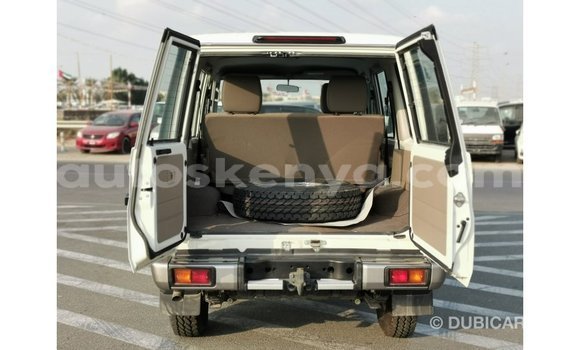 Buy Import Toyota Land Cruiser White Car in Import - Dubai in Central Kenya Buy Import Toyota Land Cruiser White Car in Import - Dubai in Central Kenya