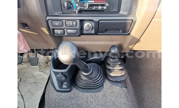 Buy Import Toyota Land Cruiser White Car in Import - Dubai in Central Kenya Buy Import Toyota Land Cruiser White Car in Import - Dubai in Central Kenya