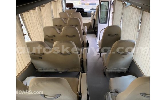 Imported Toyota Coaster White Makiinaa iti Import - Dubai keessatti Central Kenya keessatti Imported Toyota Coaster White Makiinaa iti Import - Dubai keessatti Central Kenya keessatti