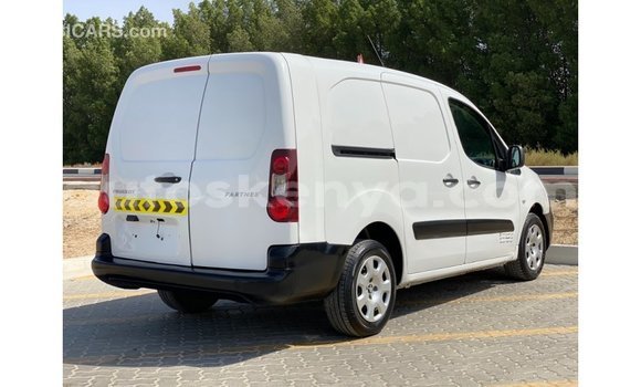 Buy Import Peugeot 604 White Car in Import - Dubai in Central Kenya Buy Import Peugeot 604 White Car in Import - Dubai in Central Kenya