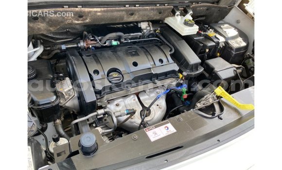 Buy Import Peugeot 604 White Car in Import - Dubai in Central Kenya Buy Import Peugeot 604 White Car in Import - Dubai in Central Kenya