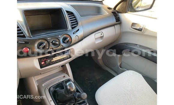 Imported Mitsubishi L200 Black Makiinaa iti Import - Dubai keessatti Central Kenya keessatti Imported Mitsubishi L200 Black Makiinaa iti Import - Dubai keessatti Central Kenya keessatti