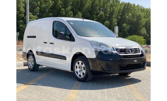 Imported Peugeot Partner White Makiinaa iti Import - Dubai keessatti Central Kenya keessatti