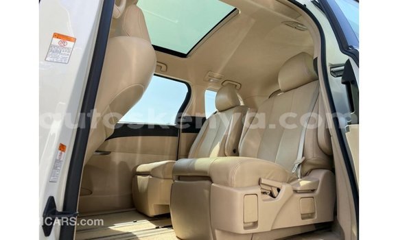 Imported Toyota Previa White Makiinaa iti Import - Dubai keessatti Central Kenya keessatti Imported Toyota Previa White Makiinaa iti Import - Dubai keessatti Central Kenya keessatti