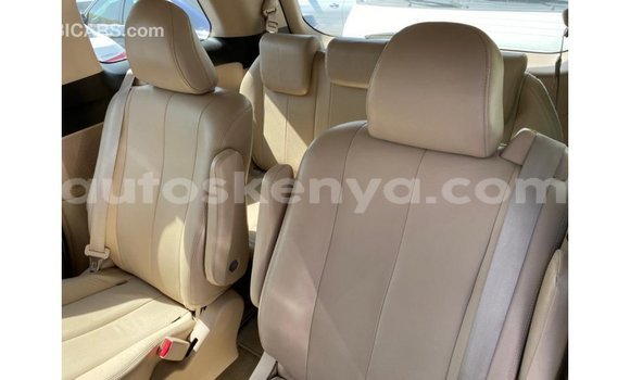 Imported Toyota Previa White Makiinaa iti Import - Dubai keessatti Central Kenya keessatti Imported Toyota Previa White Makiinaa iti Import - Dubai keessatti Central Kenya keessatti