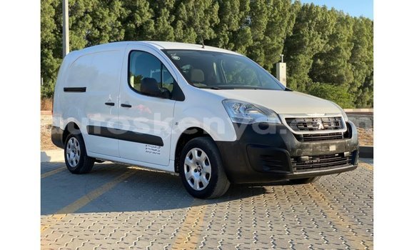 Imported Peugeot Partner White Makiinaa iti Import - Dubai keessatti Central Kenya keessatti