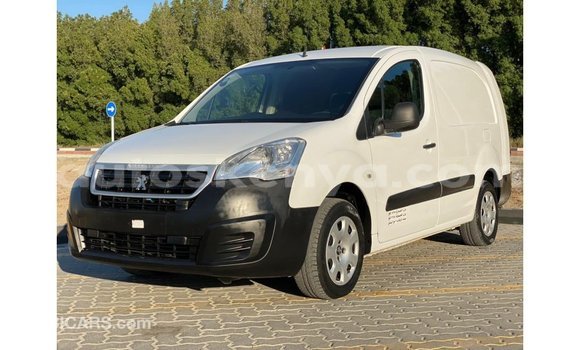 Nunua Imported Peugeot Partner Nyeupe Gari ndani ya Import - Dubai nchini Kati Kenya Nunua Imported Peugeot Partner Nyeupe Gari ndani ya Import - Dubai nchini Kati Kenya