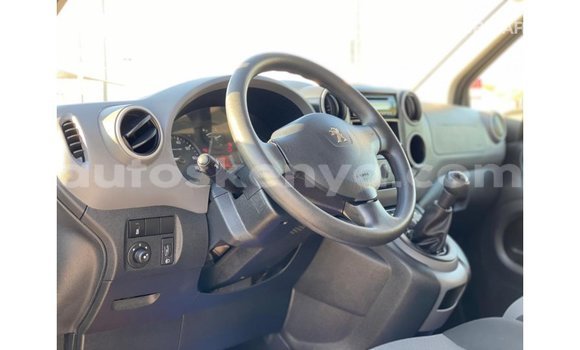 Nunua Imported Peugeot Partner Nyeupe Gari ndani ya Import - Dubai nchini Kati Kenya Nunua Imported Peugeot Partner Nyeupe Gari ndani ya Import - Dubai nchini Kati Kenya