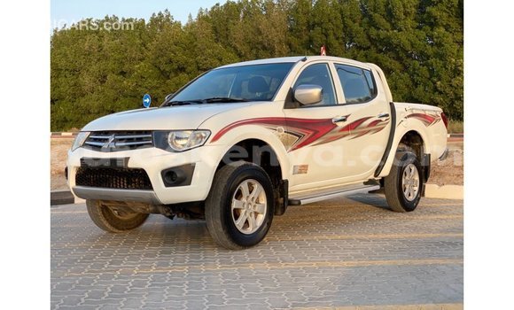 Nunua Imported Mitsubishi L200 Nyeupe Gari ndani ya Import - Dubai nchini Kati Kenya Nunua Imported Mitsubishi L200 Nyeupe Gari ndani ya Import - Dubai nchini Kati Kenya