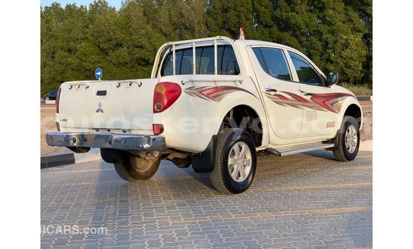 Nunua Imported Mitsubishi L200 Nyeupe Gari ndani ya Import - Dubai nchini Kati Kenya Nunua Imported Mitsubishi L200 Nyeupe Gari ndani ya Import - Dubai nchini Kati Kenya