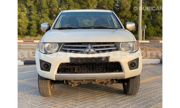 Nunua Imported Mitsubishi L200 Nyeupe Gari ndani ya Import - Dubai nchini Kati Kenya Nunua Imported Mitsubishi L200 Nyeupe Gari ndani ya Import - Dubai nchini Kati Kenya