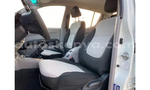 Nunua Imported Mitsubishi L200 Nyeupe Gari ndani ya Import - Dubai nchini Kati Kenya Nunua Imported Mitsubishi L200 Nyeupe Gari ndani ya Import - Dubai nchini Kati Kenya