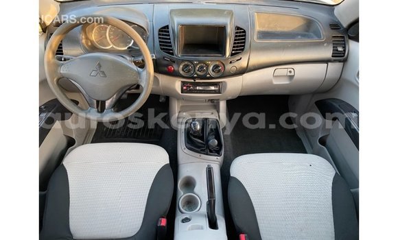 Nunua Imported Mitsubishi L200 Nyeupe Gari ndani ya Import - Dubai nchini Kati Kenya Nunua Imported Mitsubishi L200 Nyeupe Gari ndani ya Import - Dubai nchini Kati Kenya