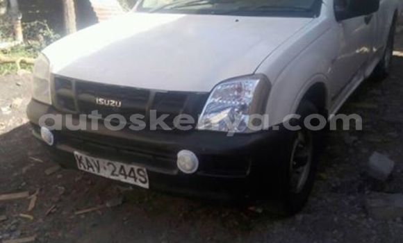 Oofamaa Isuzu D–MAX White Makiinaa iti Ol Kalou keessatti Central Kenya keessatti