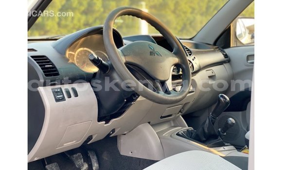 Nunua Imported Mitsubishi L200 Nyeupe Gari ndani ya Import - Dubai nchini Kati Kenya Nunua Imported Mitsubishi L200 Nyeupe Gari ndani ya Import - Dubai nchini Kati Kenya