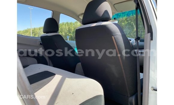 Buy Import Mitsubishi L200 White Car in Import - Dubai in Central Kenya Buy Import Mitsubishi L200 White Car in Import - Dubai in Central Kenya