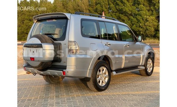Nunua Imported Mitsubishi Pajero Nyingine Gari ndani ya Import - Dubai nchini Kati Kenya Nunua Imported Mitsubishi Pajero Nyingine Gari ndani ya Import - Dubai nchini Kati Kenya