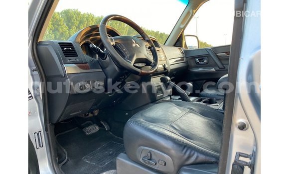 Nunua Imported Mitsubishi Pajero Nyingine Gari ndani ya Import - Dubai nchini Kati Kenya Nunua Imported Mitsubishi Pajero Nyingine Gari ndani ya Import - Dubai nchini Kati Kenya