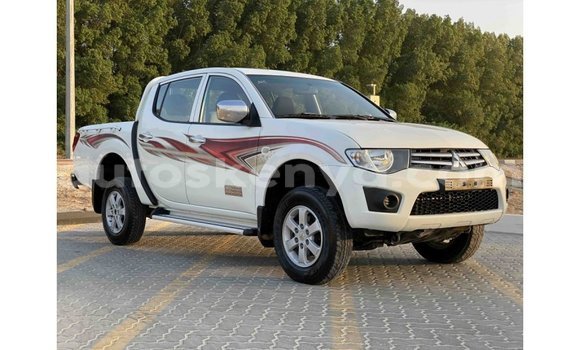 Nunua Imported Mitsubishi L200 Nyeupe Gari ndani ya Import - Dubai nchini Kati Kenya Nunua Imported Mitsubishi L200 Nyeupe Gari ndani ya Import - Dubai nchini Kati Kenya
