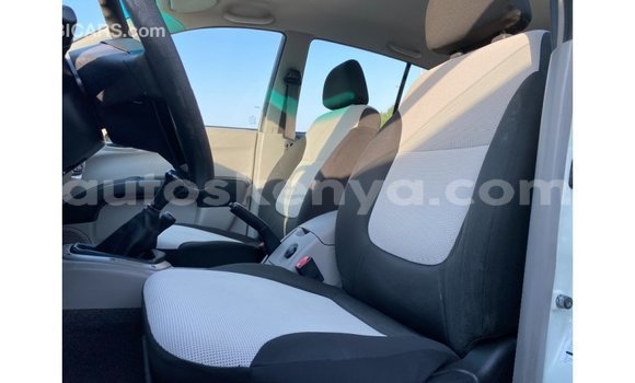 Nunua Imported Mitsubishi L200 Nyeupe Gari ndani ya Import - Dubai nchini Kati Kenya Nunua Imported Mitsubishi L200 Nyeupe Gari ndani ya Import - Dubai nchini Kati Kenya