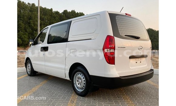Nunua Imported Hyundai Chorus Nyeupe Lori ndani ya Import - Dubai nchini Kati Kenya Nunua Imported Hyundai Chorus Nyeupe Lori ndani ya Import - Dubai nchini Kati Kenya