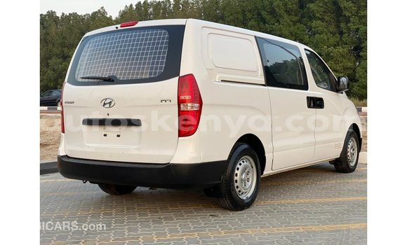 Nunua Imported Hyundai Chorus Nyeupe Lori ndani ya Import - Dubai nchini Kati Kenya Nunua Imported Hyundai Chorus Nyeupe Lori ndani ya Import - Dubai nchini Kati Kenya