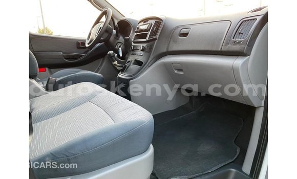 Nunua Imported Hyundai Chorus Nyeupe Lori ndani ya Import - Dubai nchini Kati Kenya Nunua Imported Hyundai Chorus Nyeupe Lori ndani ya Import - Dubai nchini Kati Kenya