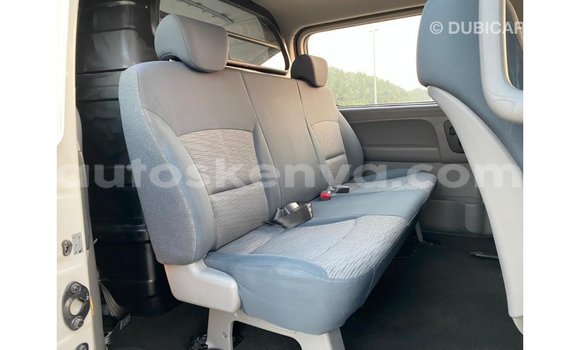 Nunua Imported Hyundai Chorus Nyeupe Lori ndani ya Import - Dubai nchini Kati Kenya Nunua Imported Hyundai Chorus Nyeupe Lori ndani ya Import - Dubai nchini Kati Kenya