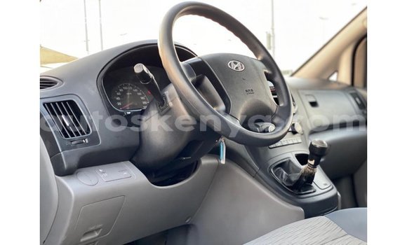 Nunua Imported Hyundai Chorus Nyeupe Lori ndani ya Import - Dubai nchini Kati Kenya Nunua Imported Hyundai Chorus Nyeupe Lori ndani ya Import - Dubai nchini Kati Kenya