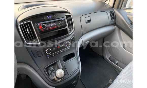 Nunua Imported Hyundai Chorus Nyeupe Lori ndani ya Import - Dubai nchini Kati Kenya Nunua Imported Hyundai Chorus Nyeupe Lori ndani ya Import - Dubai nchini Kati Kenya