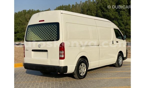 Imported Toyota Hiace White Makiinaa iti Import - Dubai keessatti Central Kenya keessatti Imported Toyota Hiace White Makiinaa iti Import - Dubai keessatti Central Kenya keessatti