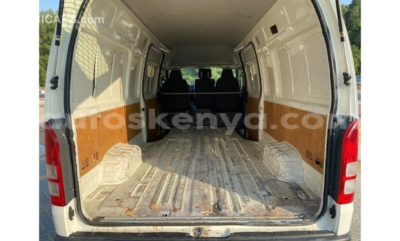 Imported Toyota Hiace White Makiinaa iti Import - Dubai keessatti Central Kenya keessatti Imported Toyota Hiace White Makiinaa iti Import - Dubai keessatti Central Kenya keessatti