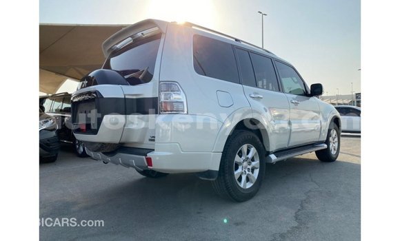 Buy Import Mitsubishi Pajero White Car in Import - Dubai in Central Kenya Buy Import Mitsubishi Pajero White Car in Import - Dubai in Central Kenya