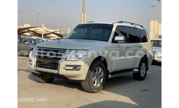 Buy Import Mitsubishi Pajero White Car in Import - Dubai in Central Kenya Buy Import Mitsubishi Pajero White Car in Import - Dubai in Central Kenya