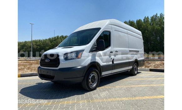 Imported Ford Club Wagon White Makiinaa iti Import - Dubai keessatti Central Kenya keessatti Imported Ford Club Wagon White Makiinaa iti Import - Dubai keessatti Central Kenya keessatti