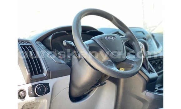 Imported Ford Club Wagon White Makiinaa iti Import - Dubai keessatti Central Kenya keessatti Imported Ford Club Wagon White Makiinaa iti Import - Dubai keessatti Central Kenya keessatti