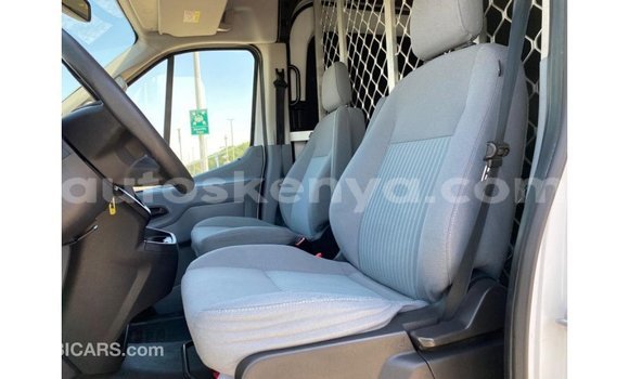 Imported Ford Club Wagon White Makiinaa iti Import - Dubai keessatti Central Kenya keessatti Imported Ford Club Wagon White Makiinaa iti Import - Dubai keessatti Central Kenya keessatti