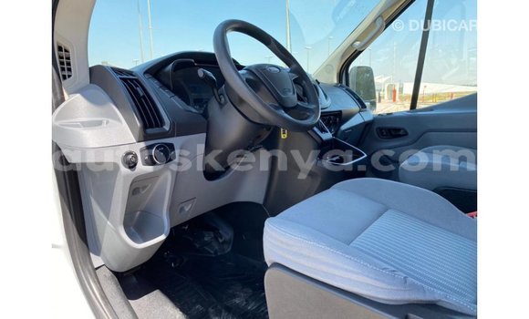 Imported Ford Club Wagon White Makiinaa iti Import - Dubai keessatti Central Kenya keessatti Imported Ford Club Wagon White Makiinaa iti Import - Dubai keessatti Central Kenya keessatti