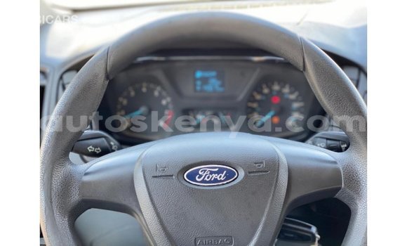 Imported Ford Club Wagon White Makiinaa iti Import - Dubai keessatti Central Kenya keessatti Imported Ford Club Wagon White Makiinaa iti Import - Dubai keessatti Central Kenya keessatti