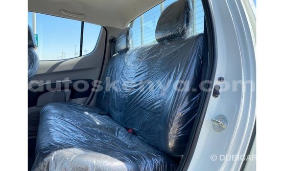 Imported Mitsubishi L200 White Makiinaa iti Import - Dubai keessatti Central Kenya keessatti Imported Mitsubishi L200 White Makiinaa iti Import - Dubai keessatti Central Kenya keessatti
