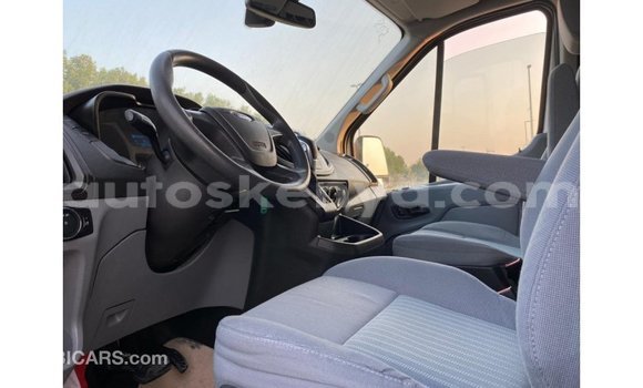 Buy Import Ford Club Wagon White Car in Import - Dubai in Central Kenya Buy Import Ford Club Wagon White Car in Import - Dubai in Central Kenya