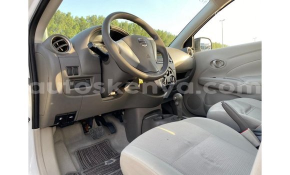 Nunua Imported Nissan Sunny Nyeupe Gari ndani ya Import - Dubai nchini Kati Kenya Nunua Imported Nissan Sunny Nyeupe Gari ndani ya Import - Dubai nchini Kati Kenya