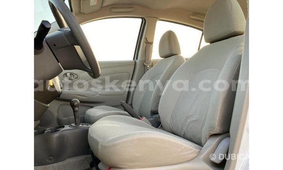 Nunua Imported Nissan Sunny Nyeupe Gari ndani ya Import - Dubai nchini Kati Kenya Nunua Imported Nissan Sunny Nyeupe Gari ndani ya Import - Dubai nchini Kati Kenya