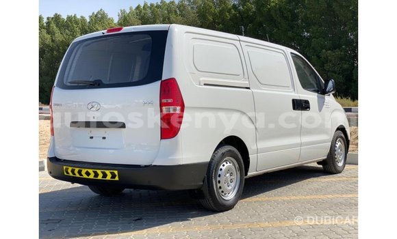 Buy Import Hyundai Chorus White Truck in Import - Dubai in Central Kenya Buy Import Hyundai Chorus White Truck in Import - Dubai in Central Kenya