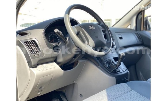 Buy Import Hyundai Chorus White Truck in Import - Dubai in Central Kenya Buy Import Hyundai Chorus White Truck in Import - Dubai in Central Kenya