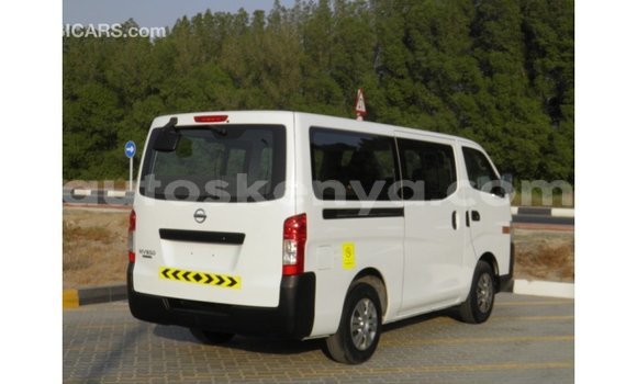 Nunua Imported Nissan Urvan Nyeupe Gari ndani ya Import - Dubai nchini Kati Kenya Nunua Imported Nissan Urvan Nyeupe Gari ndani ya Import - Dubai nchini Kati Kenya