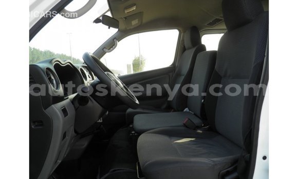 Nunua Imported Nissan Urvan Nyeupe Gari ndani ya Import - Dubai nchini Kati Kenya Nunua Imported Nissan Urvan Nyeupe Gari ndani ya Import - Dubai nchini Kati Kenya