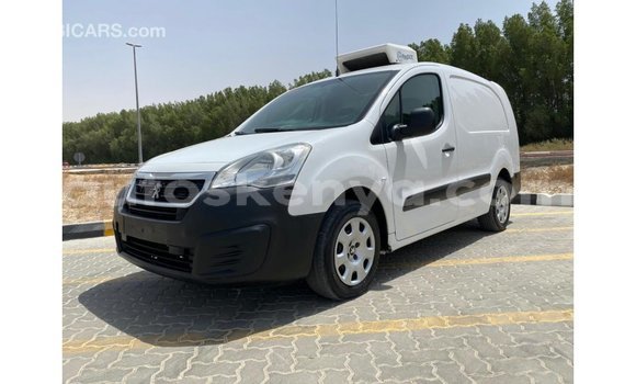 Nunua Imported Peugeot Partner Nyeupe Gari ndani ya Import - Dubai nchini Kati Kenya Nunua Imported Peugeot Partner Nyeupe Gari ndani ya Import - Dubai nchini Kati Kenya
