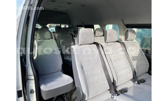 Buy Import Toyota Hiace White Car in Import - Dubai in Central Kenya Buy Import Toyota Hiace White Car in Import - Dubai in Central Kenya